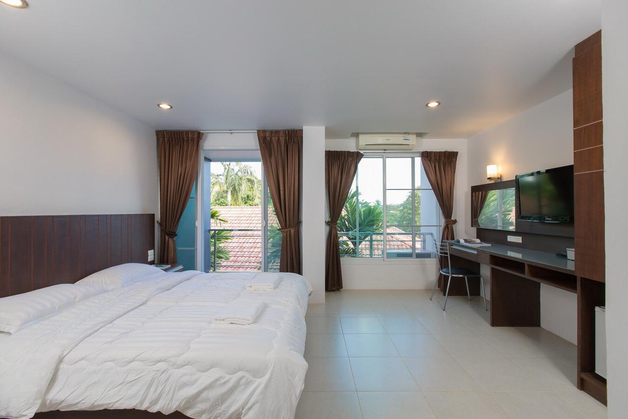 Joan House Hotel Rawai Exterior photo